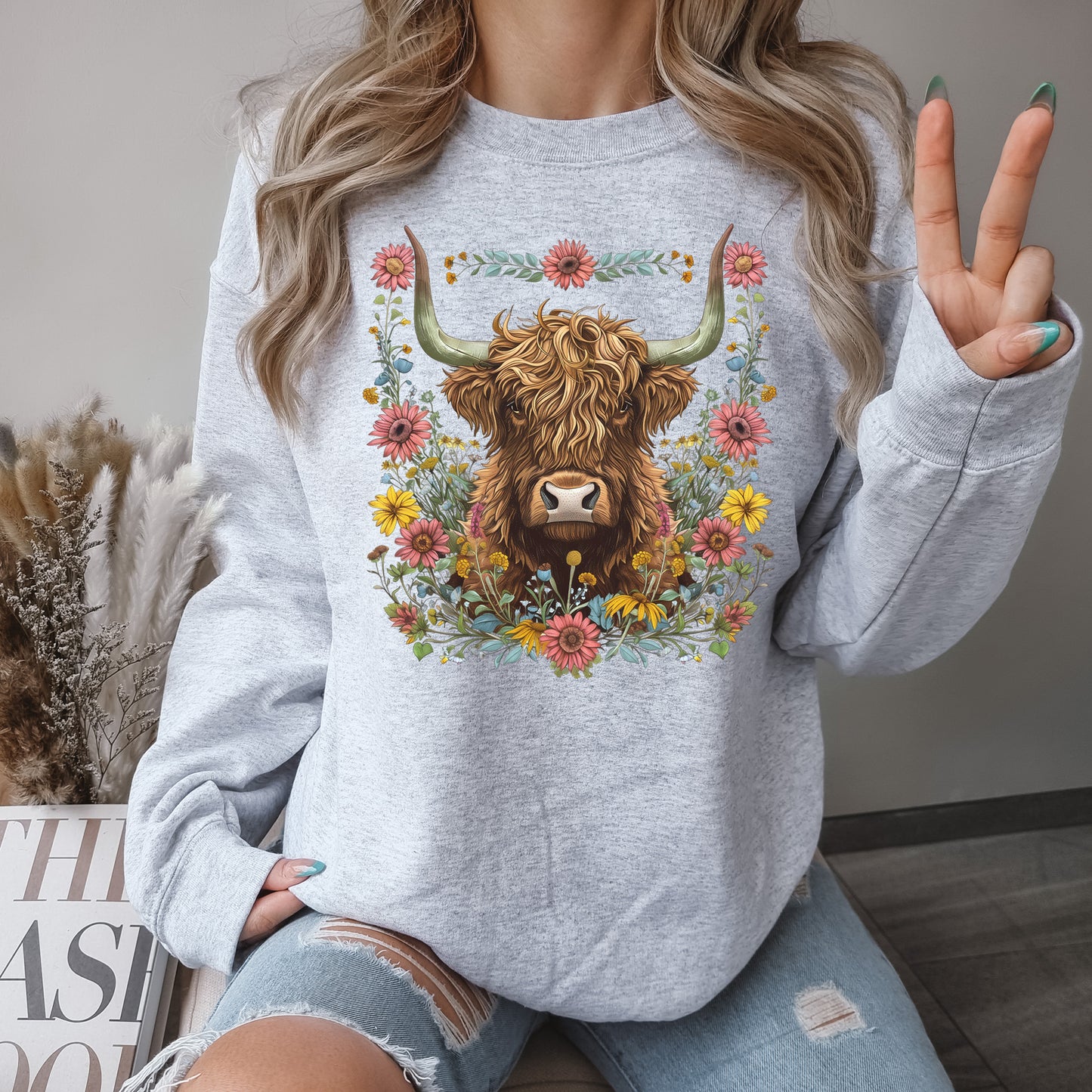 Women's Highland Cow Crewneck Sweatshirt